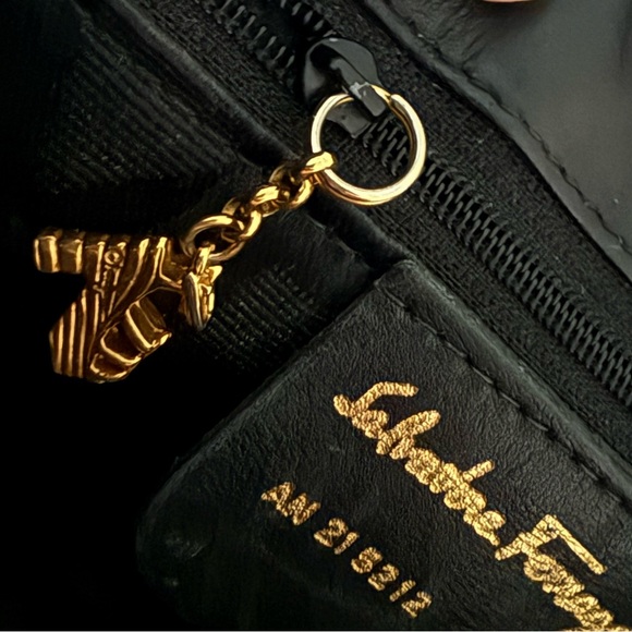 Salvatore Ferragamo vintage leather high heel stud hardware shoulder bag - Picture 2 of 14